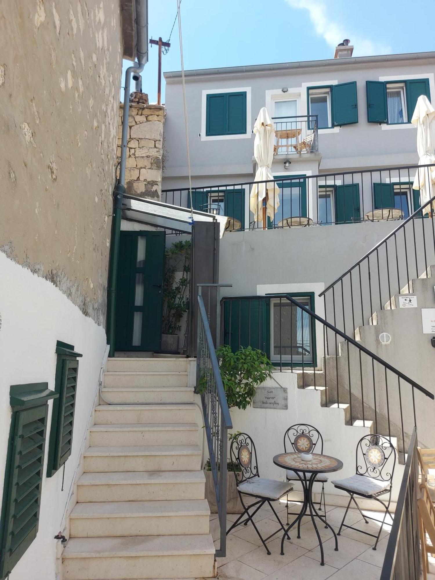 Little Palmina Hotel Split Room photo